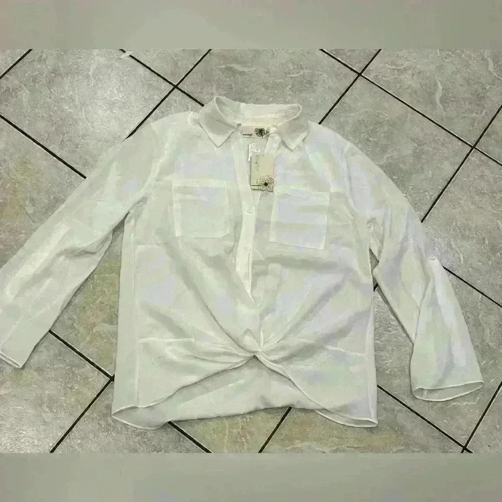 everleigh Ivory Crepe Button down Front Gathered Collared Blouse Size Medium